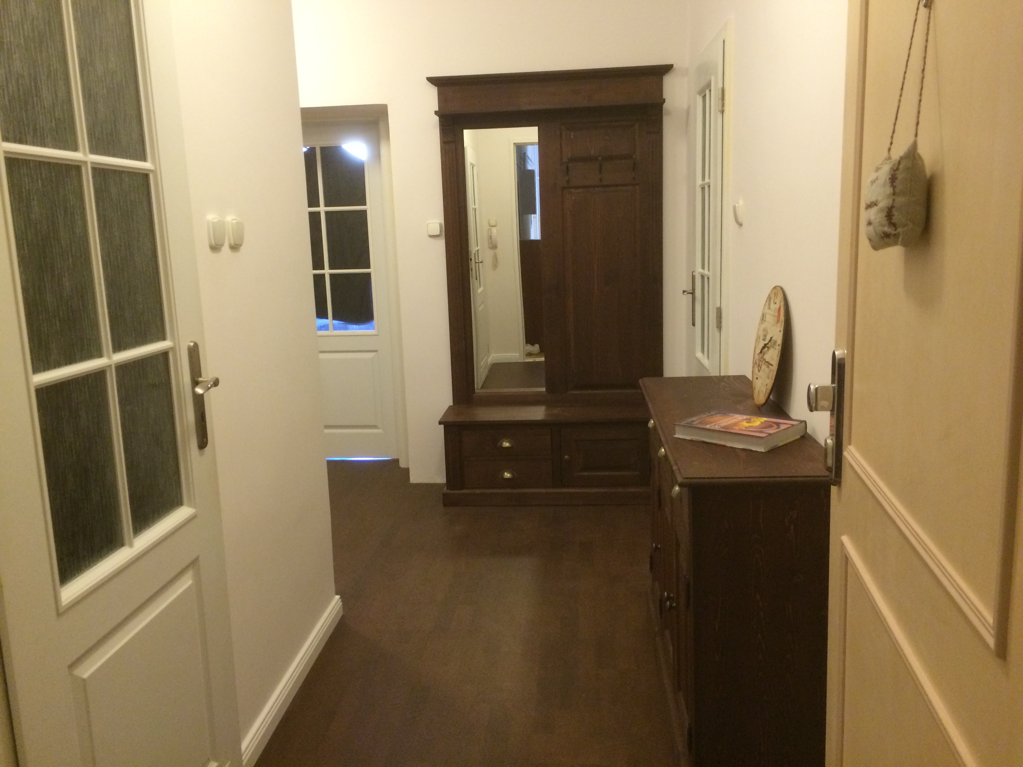 Redizajn chodby - nový nábytok + podlaha